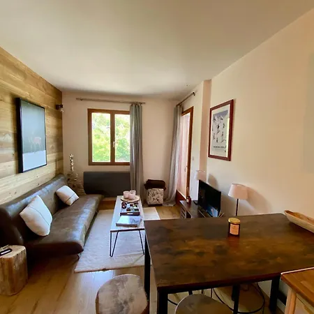 - T2 Lumineux Avec Terrasse, 3 Pers, Proche Pistes Et Commerces - Fr-1-758-29 * Formiguères